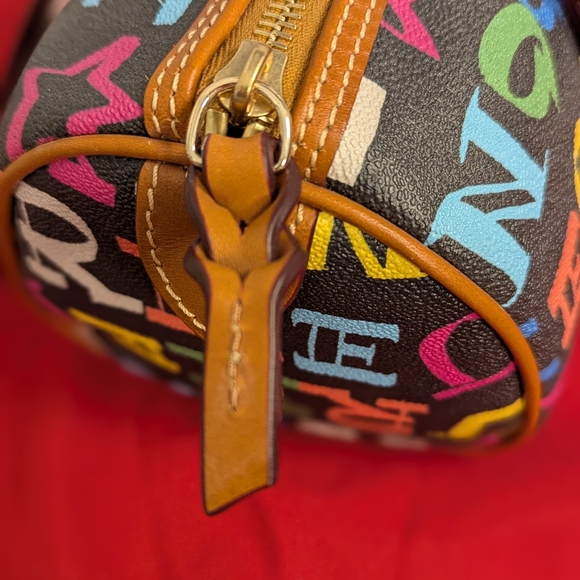 I Heart Dooney And Bourke Barrel Bag - Picture 6 of 7